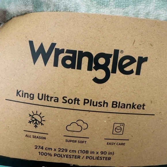 Wrangler Ultra Soft Plush Blanket in Green and Cream - NWT - Picture 2 of 2